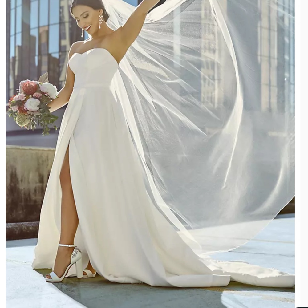 Bead and Pearl Trimmed Chapel Length Veil Davids bridal unopened from Davids bri - Picture 6 of 12